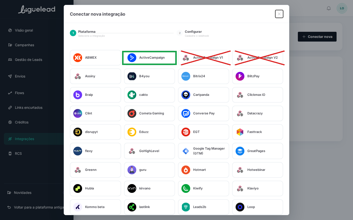 Modal Conectar nova integração — passo 1: catálogo com 3 opções de ActiveCampaign lado a lado, ActiveCampaign correta destacada em verde